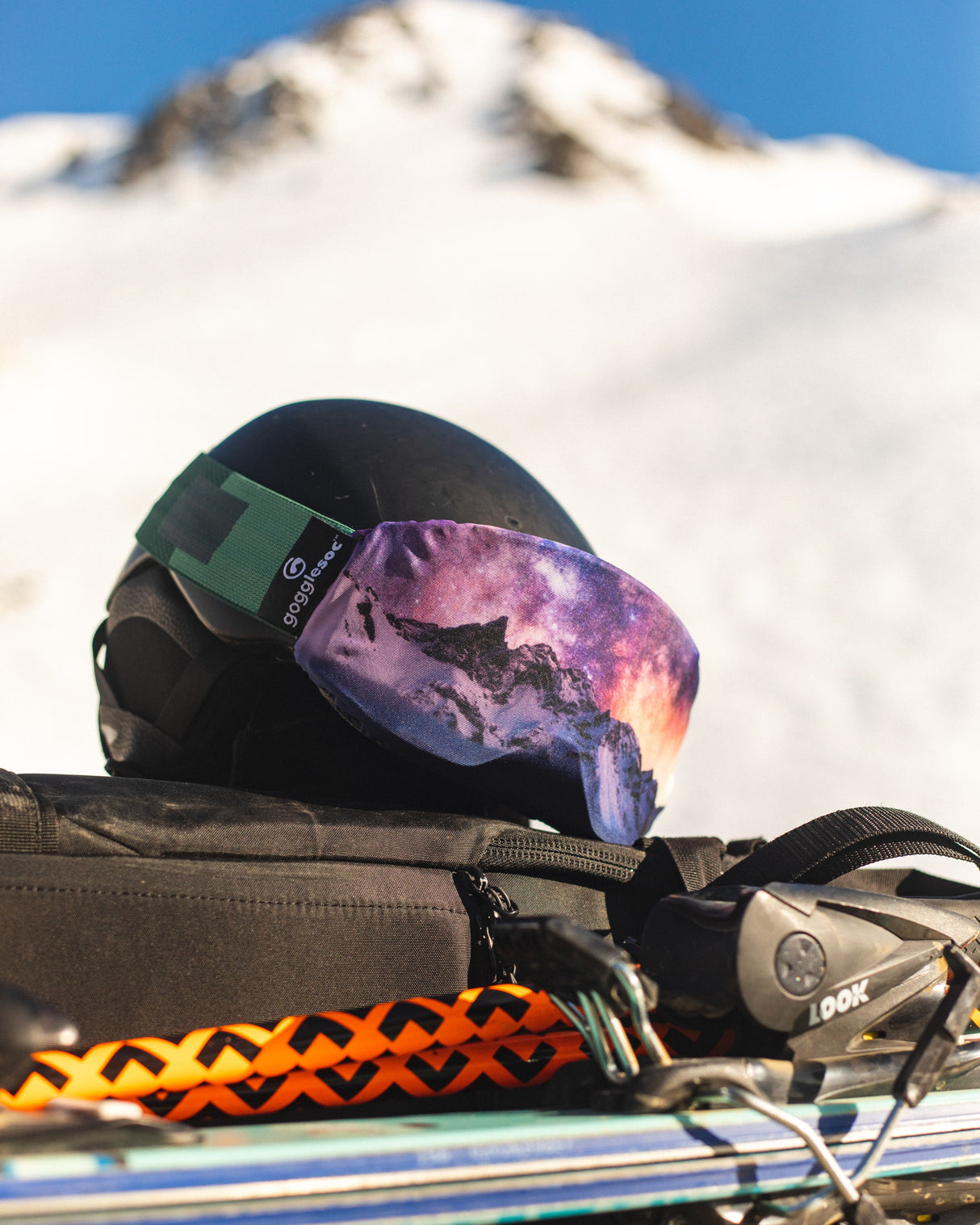 Created by GOGGLESOC APPAREL LIMITED, the jonathan besler gogglesocs is one of our signature gogglesocs-local's. The jonathan besler gogglesocs is available throughout Canada and North America from dedicated stockists or online.