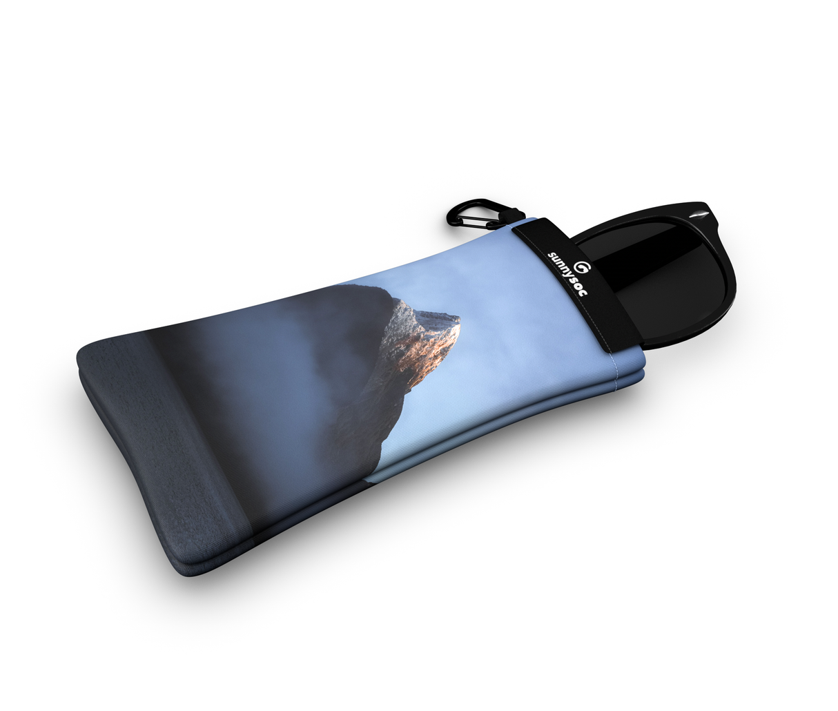 Created by GOGGLESOC APPAREL LIMITED, the mountain adventures sunnysocs is one of our signature sunnysocs's. The mountain adventures sunnysocs is available throughout Canada and North America from dedicated stockists or online.