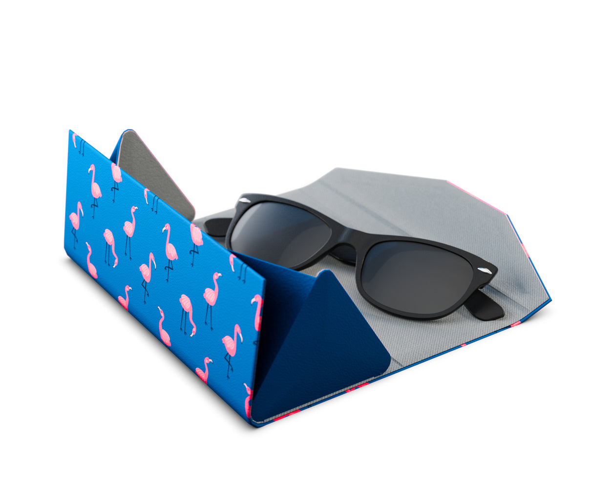 Created by GOGGLESOC APPAREL LIMITED, the light classic sunnycases is one of our signature sunnycase's. The light classic sunnycases is available throughout Canada and North America from dedicated stockists or online.