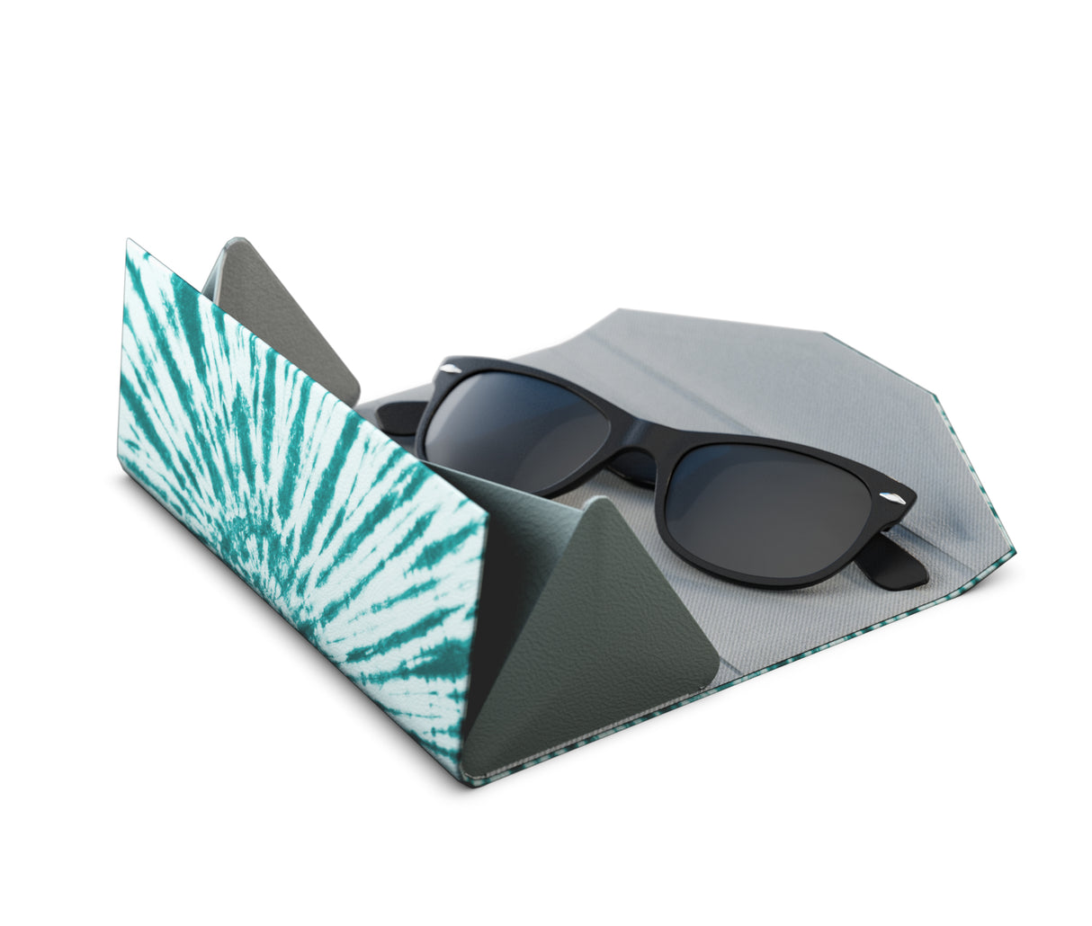 Created by GOGGLESOC APPAREL LIMITED, the light classic sunnycases is one of our signature sunnycase's. The light classic sunnycases is available throughout Canada and North America from dedicated stockists or online.