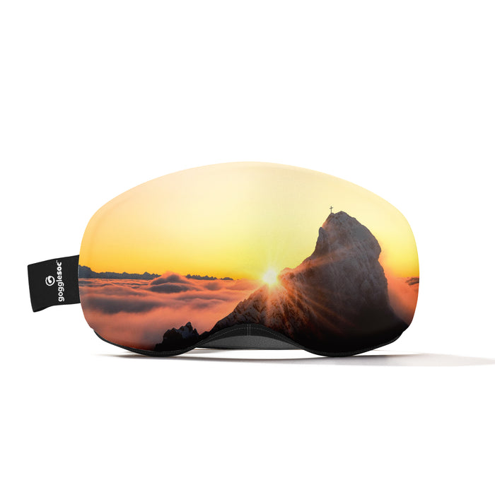 Created by GOGGLESOC APPAREL LIMITED, the jonathan besler gogglesoc pros is one of our signature gogglesoc pros's. The jonathan besler gogglesoc pros is available throughout Canada and North America from dedicated stockists or online.