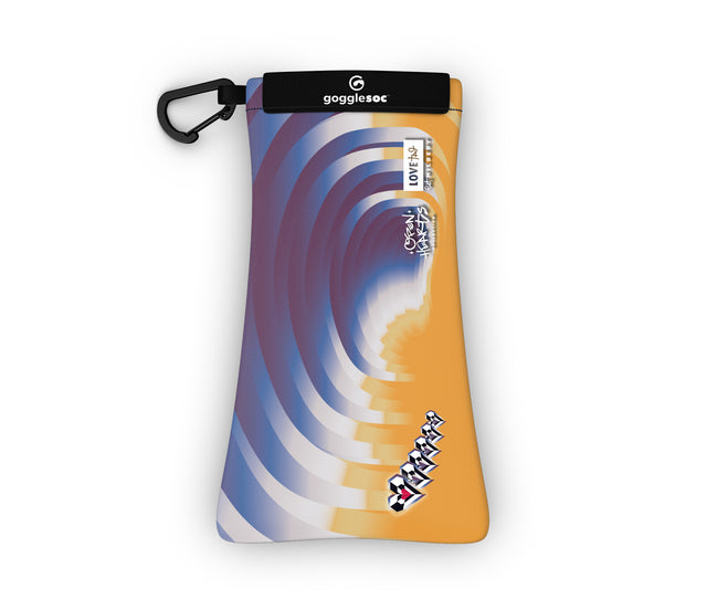Created by GOGGLESOC APPAREL LIMITED, the open hearts wave sunnysoc is one of our signature sunnysocs's. The open hearts wave sunnysoc is available throughout Canada and North America from dedicated stockists or online.